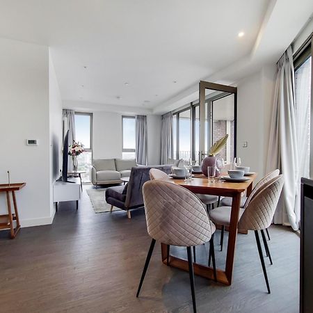 Deluxe Three Bedroom Apartment By London Excel Stays Exterior foto